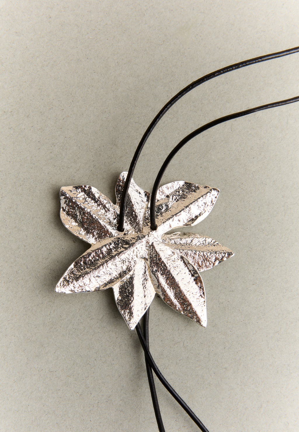 Collar Lotus Flower Plata