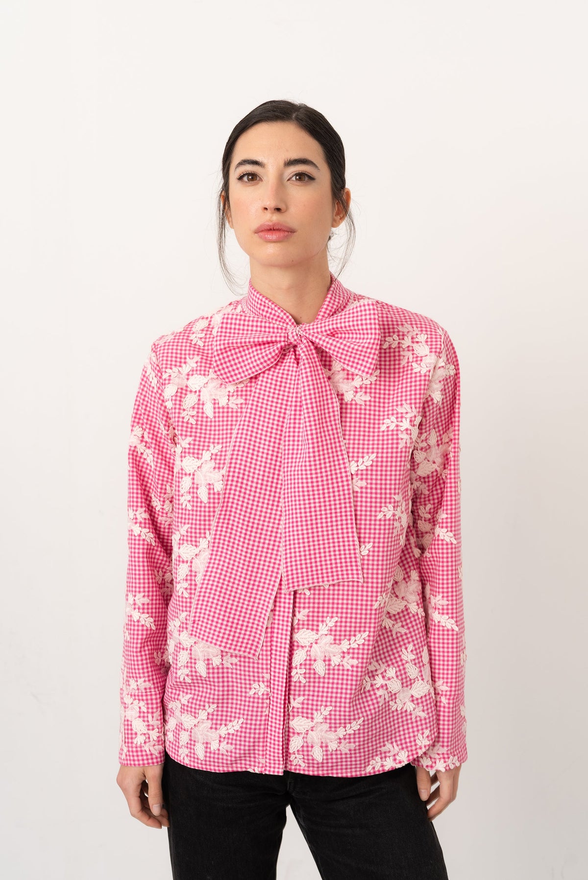 Camisa bordada rosa