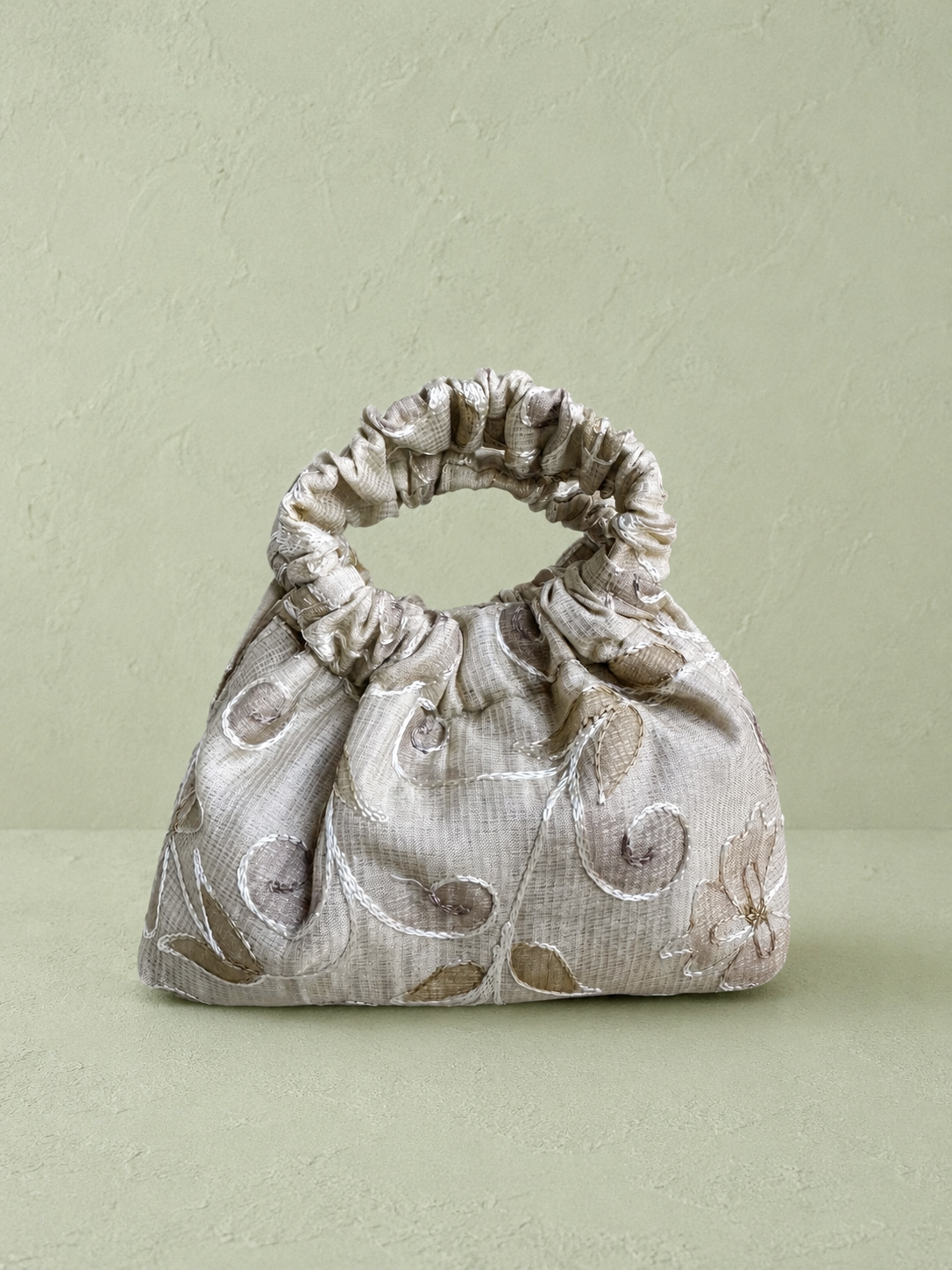 Bolso bordado dorado
