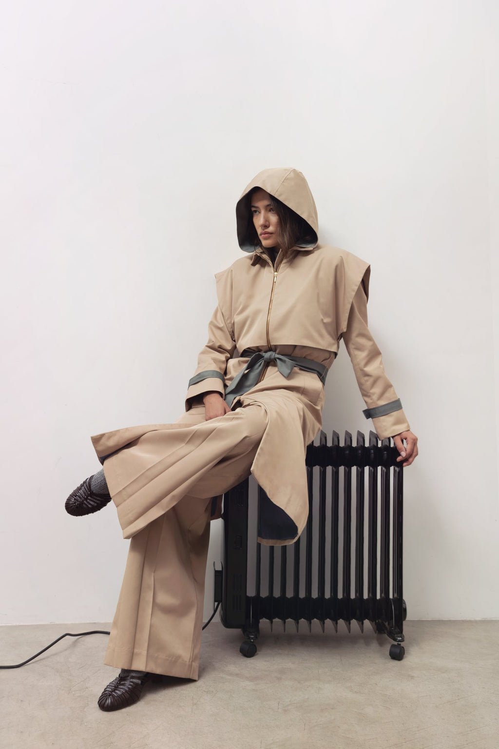 Gabardina Benedetta duo capucha beis
