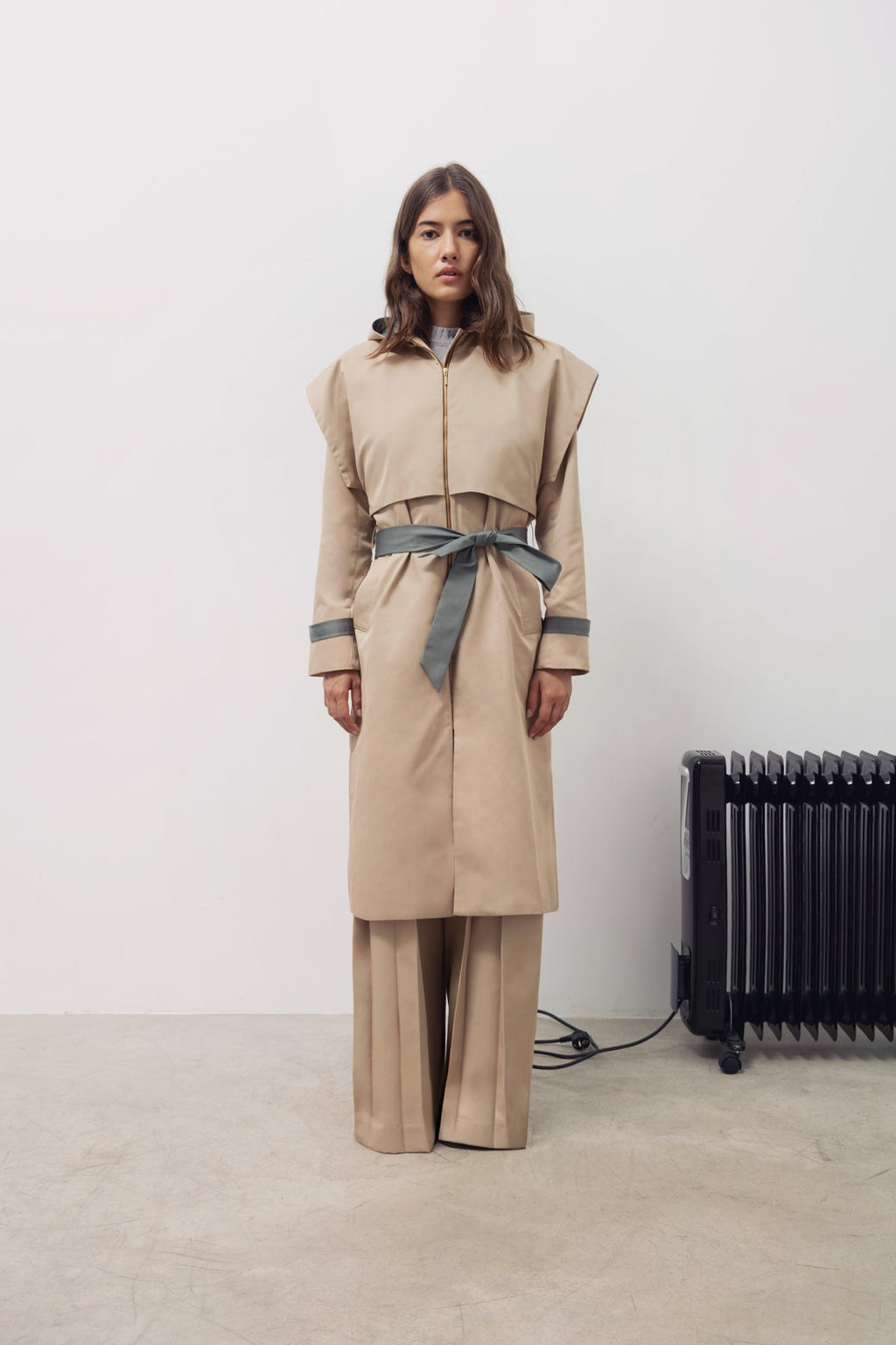 Gabardina Benedetta duo capucha beis