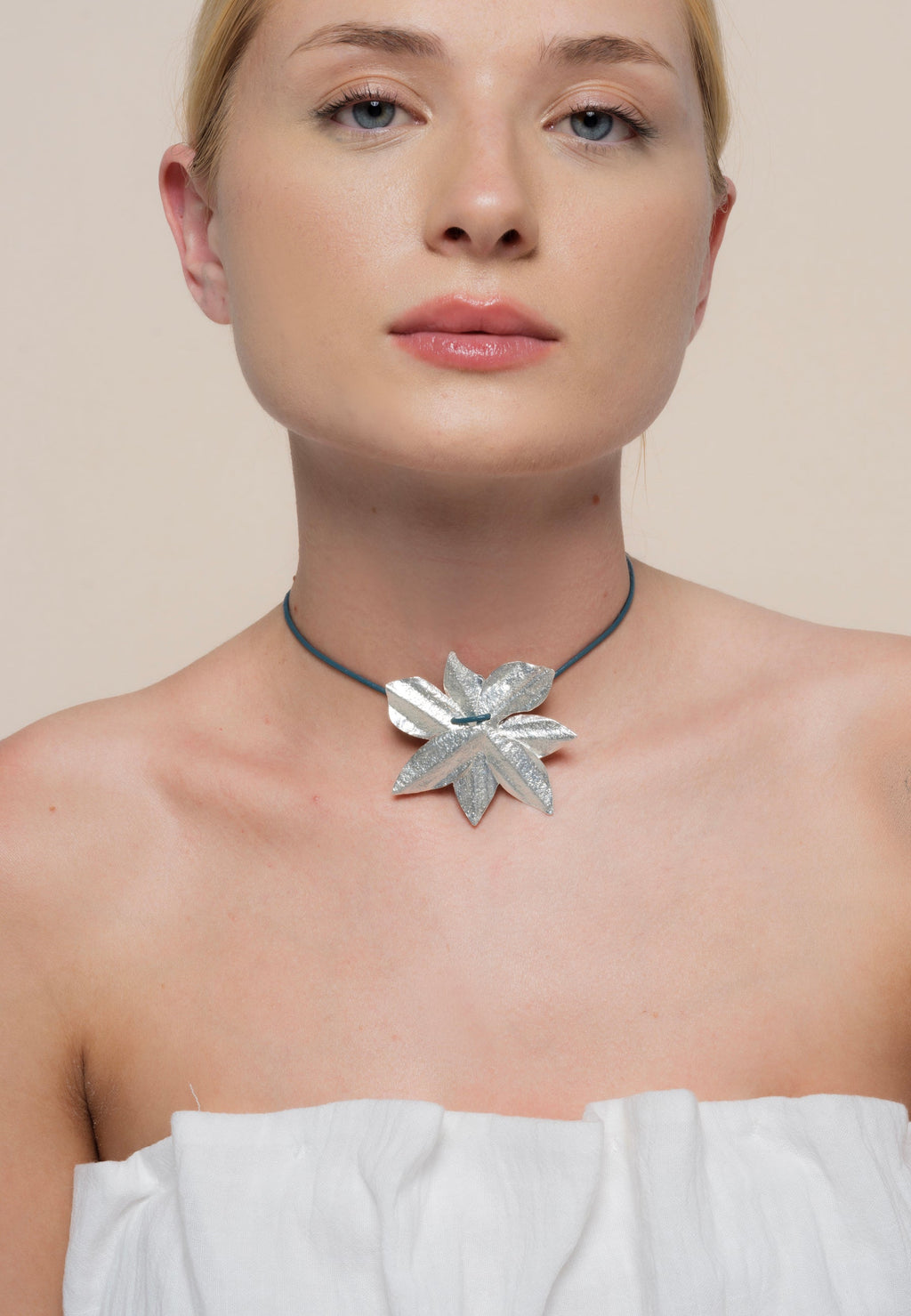 Collar Lotus Flower Plata