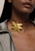 Collar Lotus Flower Dorado
