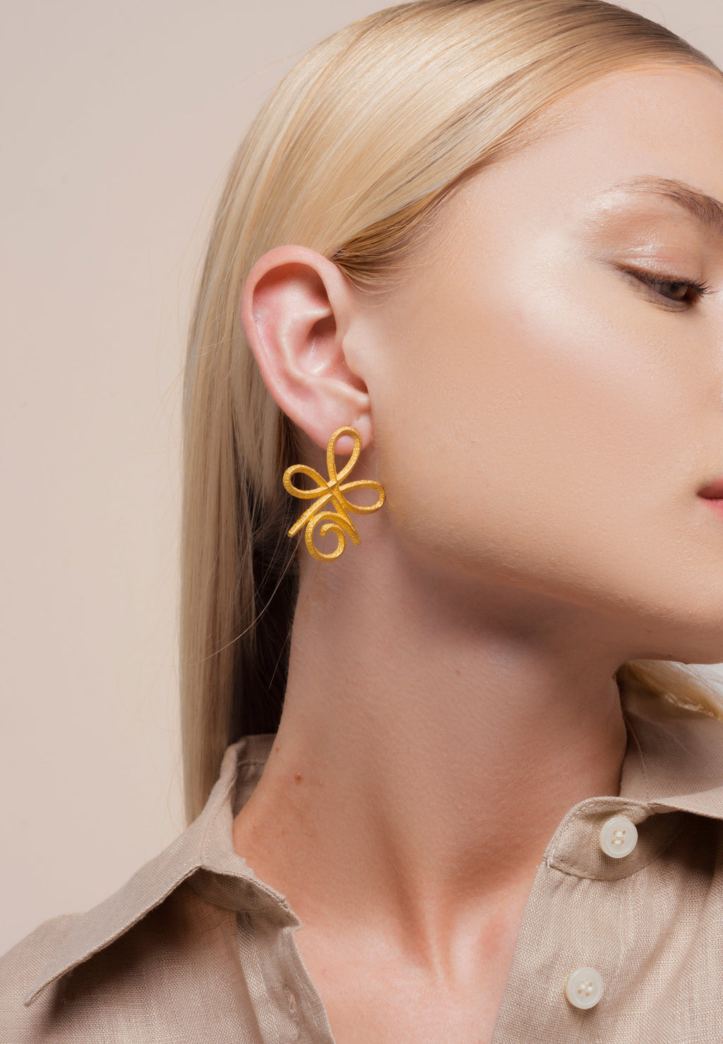 Pendientes Unconditional Love Dorado